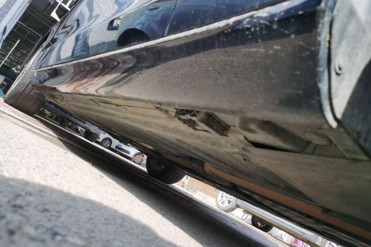 Used Mercedes-Benz E-Class 2020 Facelift E 300 L Stylish Edition Right Side Sill