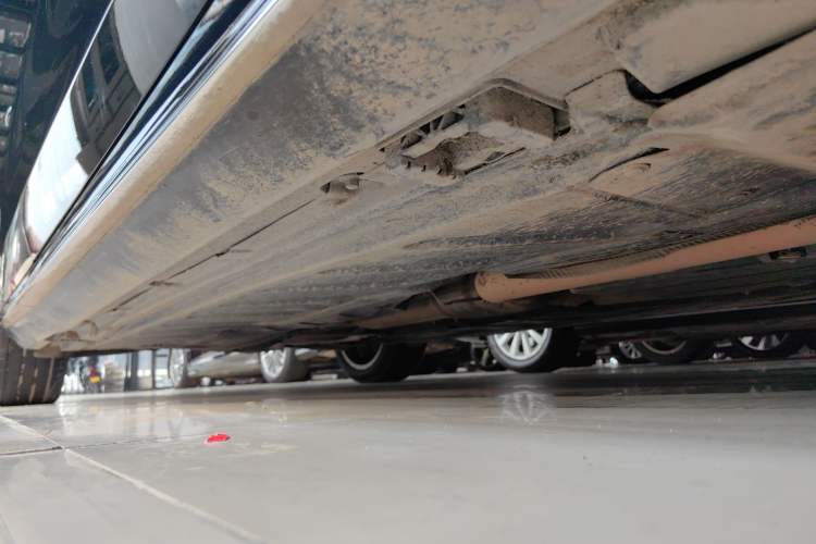 Used Mercedes-Benz E-Class 2020 Restyled E 300 L Sporty and Stylish Edition Right Side Sill