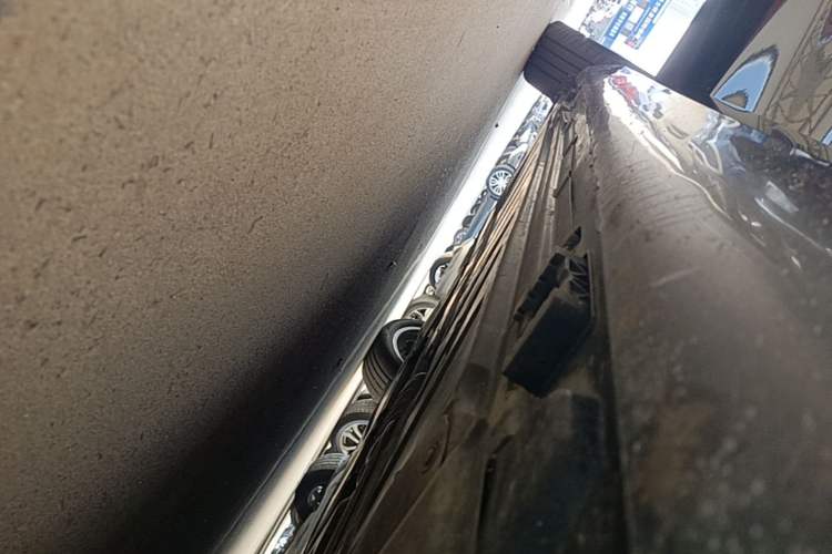 Used Mercedes-Benz E-Class 2020 E 300 L Luxury Model Right Side Sill