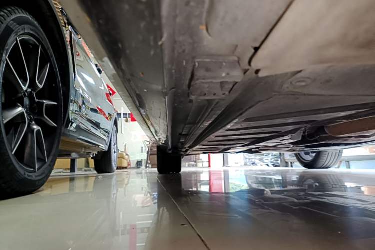 Used Mercedes-Benz E-Class 2020 Restyled E 300 L Sport Exclusive Edition Right Side Sill