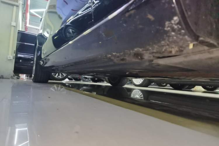 Used Mercedes-Benz E-Class 2020 Facelift E 300 L Stylish Edition Right Side Sill