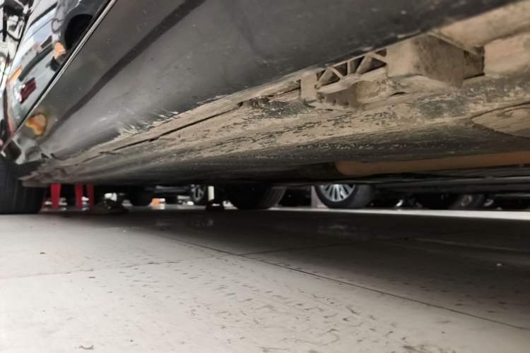 Used Mercedes-Benz E-Class 2020 Restyled E 300 L Exclusive Edition Right Side Sill