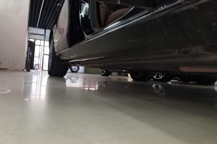 Used Mercedes-Benz E-Class 2020 Facelift E 300 L Stylish Edition Right Side Sill