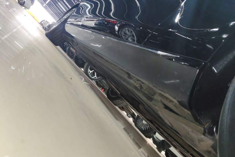 Used Mercedes-Benz E-Class 2020 Facelift E 300 L Stylish Edition Right Side Sill