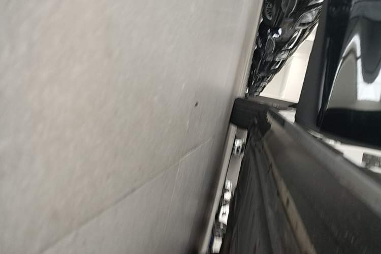Used Mercedes-Benz E-Class 2020 E 260 L Sport Edition Right Side Sill