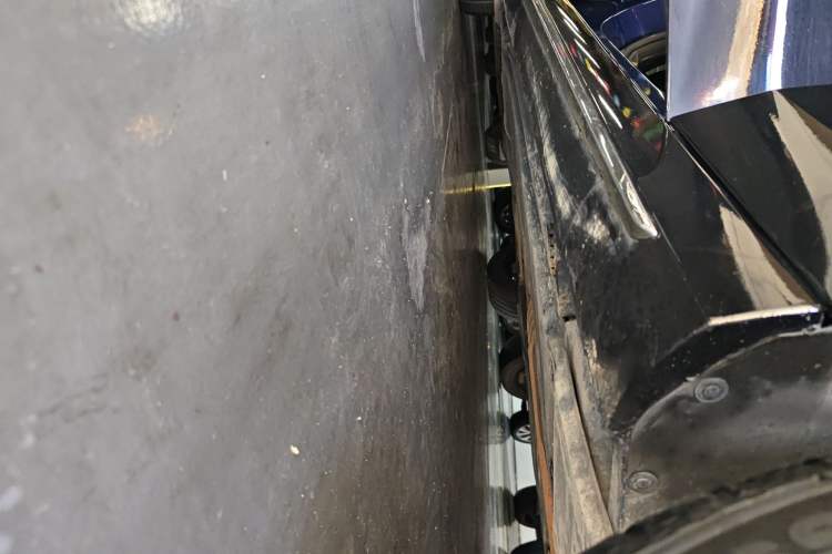 Used Mercedes-Benz E-Class 2020 E 260 L Sport Edition Right Side Sill