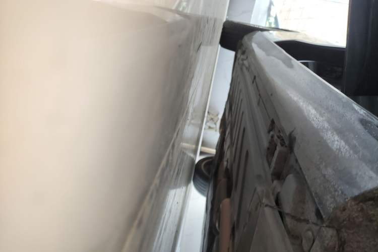 Used Mercedes-Benz E-Class 2020 E 300 L Stylish Model Right Side Sill
