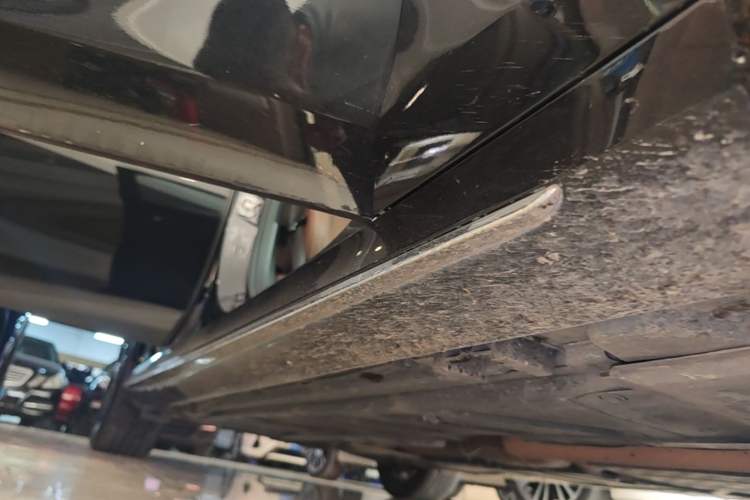 Used Mercedes-Benz E-Class 2020 Restyled E 300 L Sport Exclusive Edition Right Side Sill