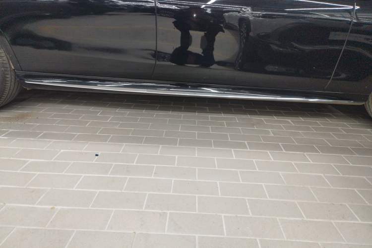 Used Mercedes-Benz E-Class 2020 Facelift E 260 L Sport Edition Right Side Sill