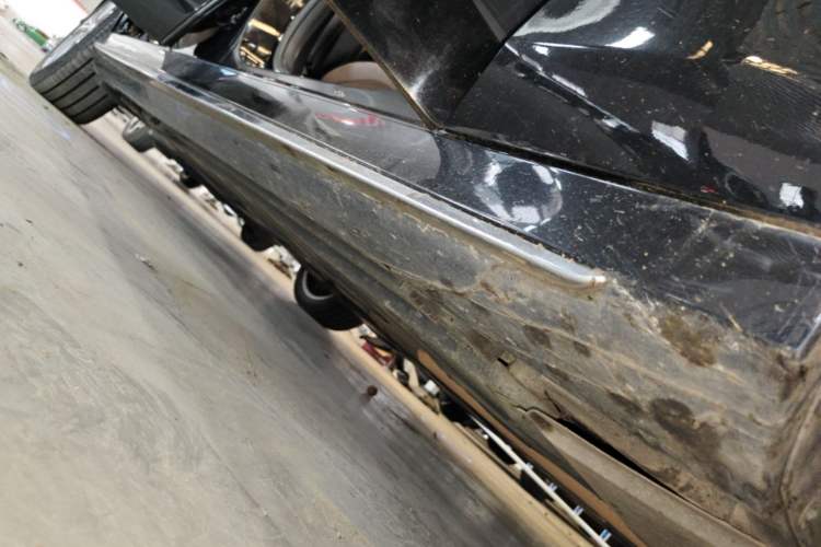 Used Mercedes-Benz E-Class 2020 E 300 L Sport Luxury Edition Right Side Sill