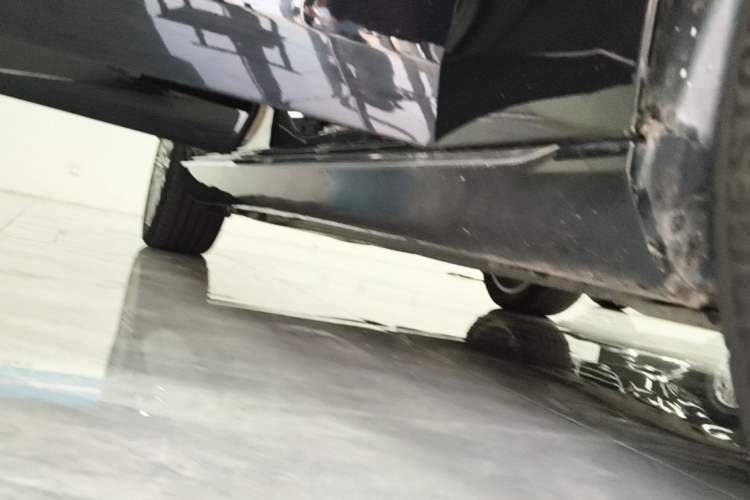 Used Mercedes-Benz E-Class 2020 E 300 L Stylish Model Right Side Sill