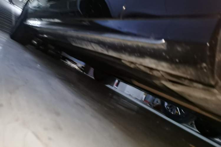 Used Mercedes-Benz E-Class 2020 Restyled E 300 L Sporty and Stylish Edition Right Side Sill