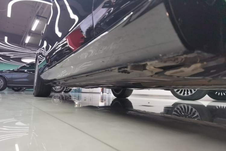 Used Mercedes-Benz E-Class 2020 Restyled E 300 L Exclusive Edition Right Side Sill