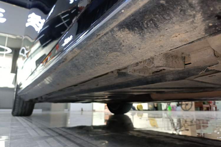 Used Mercedes-Benz E-Class 2020 Restyled E 300 L Sporty and Stylish Edition Right Side Sill