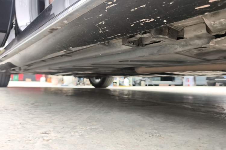 Used Mercedes-Benz E-Class 2020 Restyled E 300 L Sporty and Stylish Edition Right Side Sill