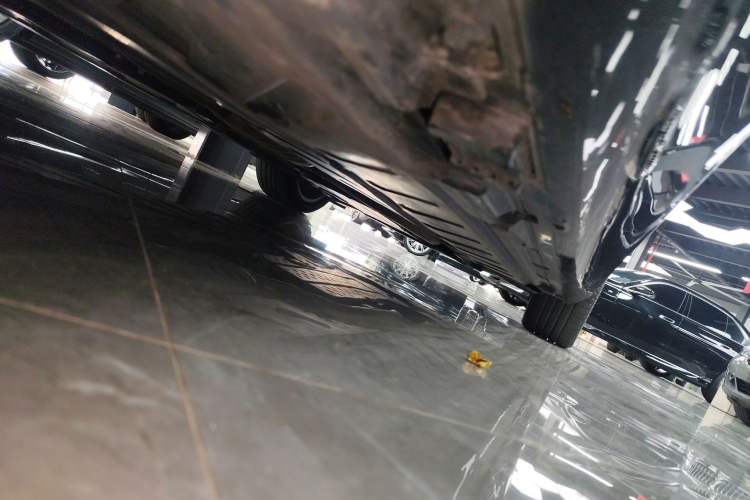 Used Mercedes-Benz E-Class 2020 E 300 L Luxury Model Right Side Sill