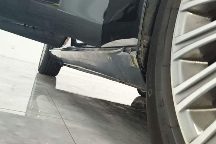 Used Mercedes-Benz E-Class 2020 Restyled E 300 L Exclusive Edition Right Side Sill