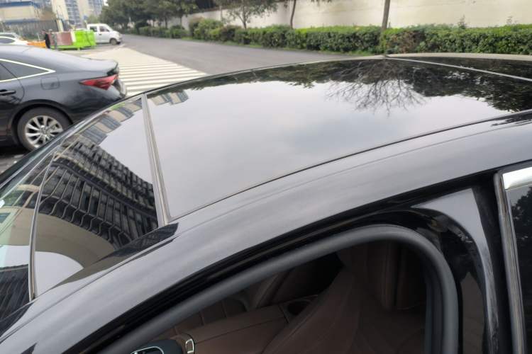 Used Mercedes-Benz E-Class 2020 E 300 L Sporty and Stylish Model Roof