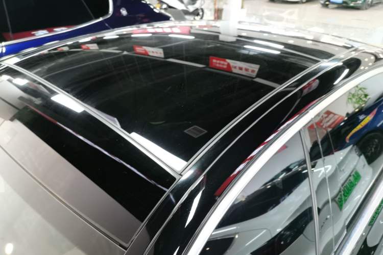 Used Mercedes-Benz E-Class 2020 E 260 L 4MATIC Roof