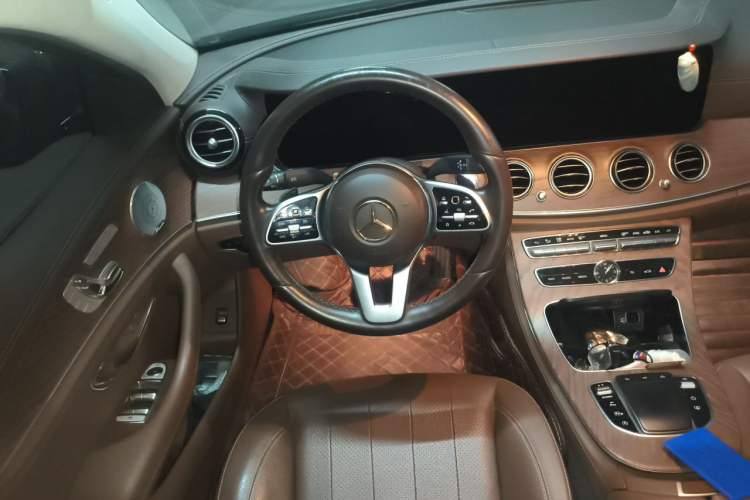 Used Mercedes-Benz E-Class 2020 E 300 L Luxury Model Steering Wheel