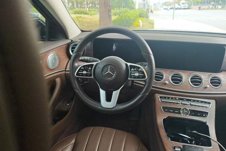 Used Mercedes-Benz E-Class 2020 Restyled E 300 L Exclusive Edition Steering Wheel