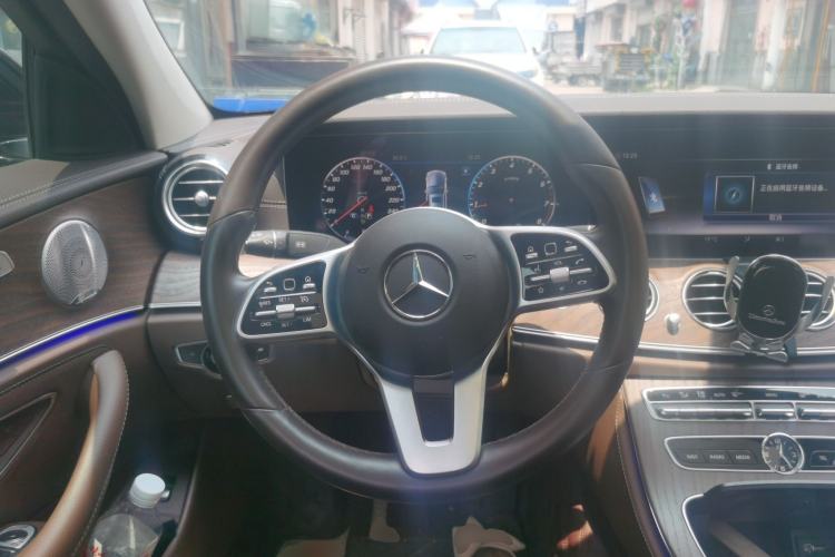 Used Mercedes-Benz E-Class 2020 Restyled E 300 L Exclusive Edition Steering Wheel