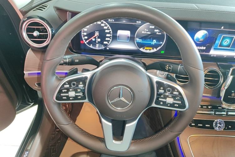 Used Mercedes-Benz E-Class 2020 Restyled E 300 L Exclusive Edition Steering Wheel