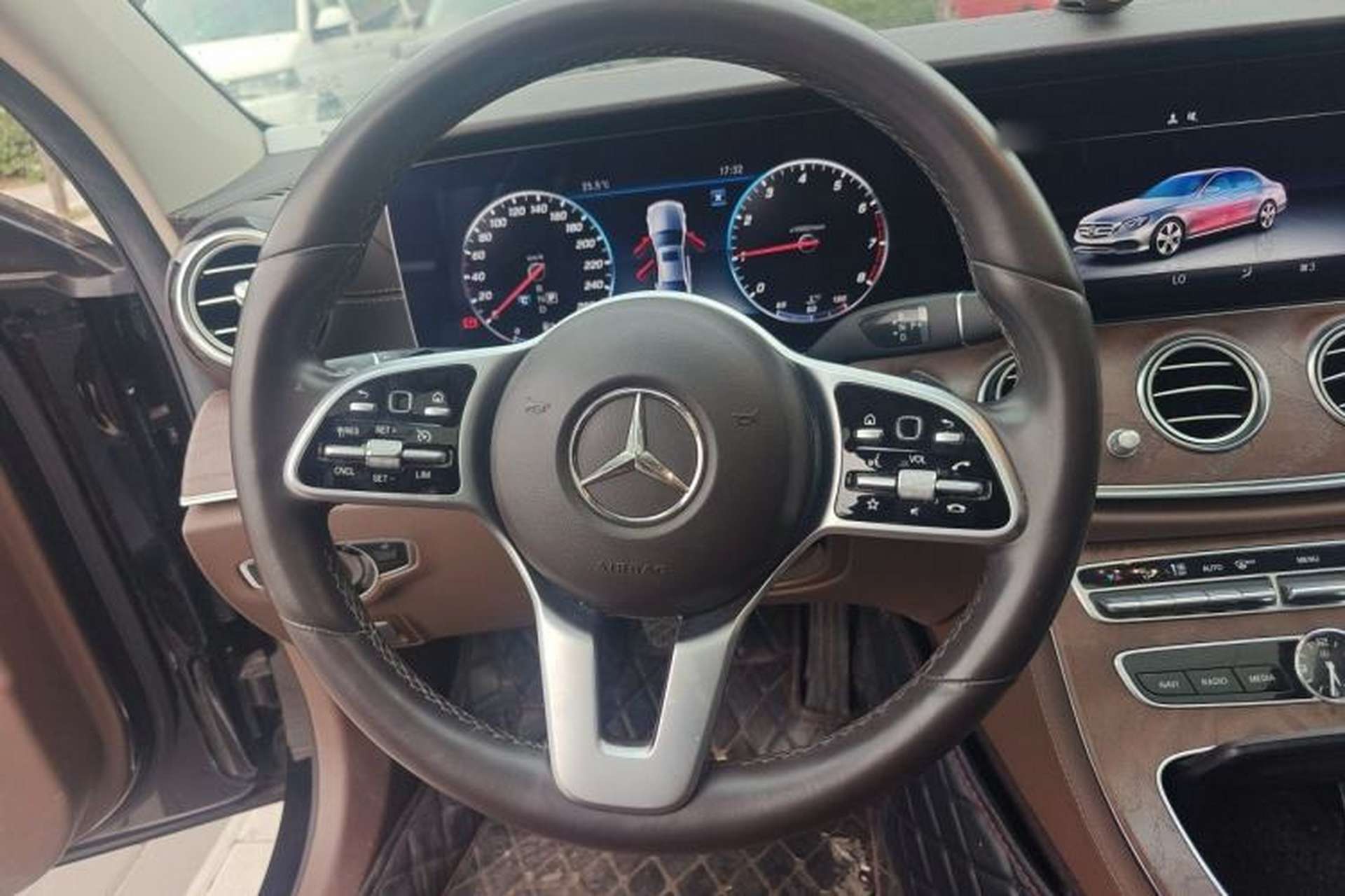 Used Mercedes-Benz E-Class 2020 Facelift E 300 L Stylish Edition Steering Wheel