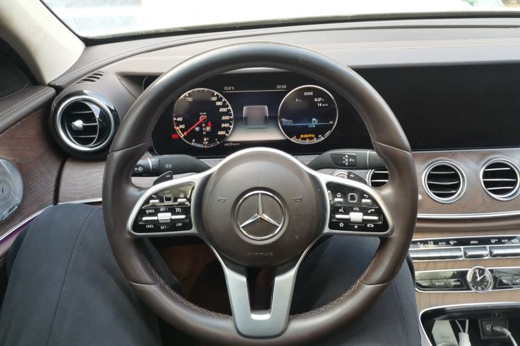 Used Mercedes-Benz E-Class 2020 Restyled E 300 L Exclusive Edition Steering Wheel
