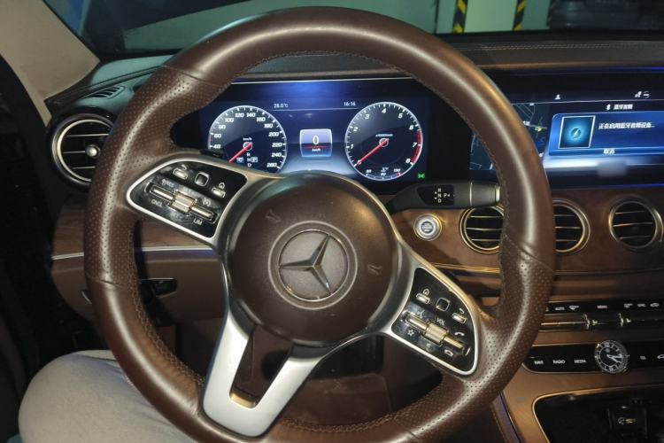 Used Mercedes-Benz E-Class 2020 Restyled E 300 L Exclusive Edition Steering Wheel