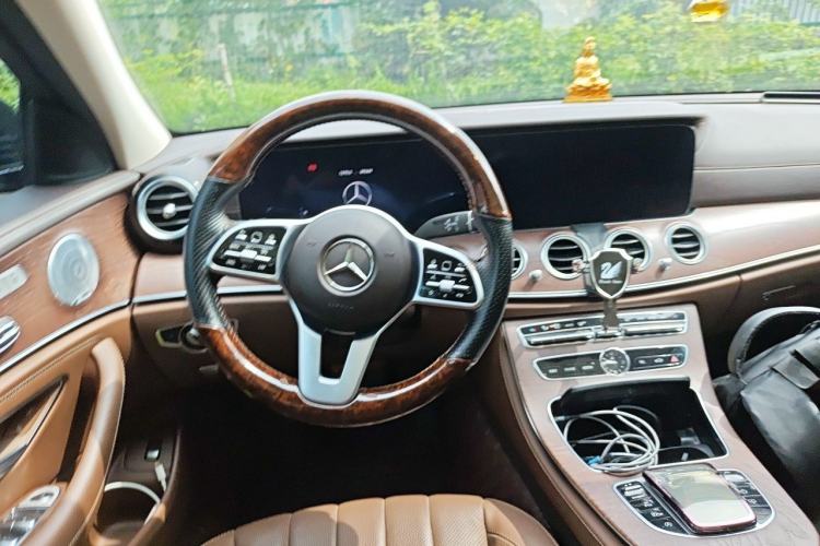 Used Mercedes-Benz E-Class 2020 Restyled E 300 L Exclusive Edition Steering Wheel