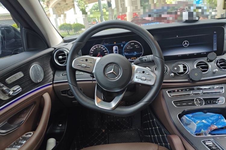 Used Mercedes-Benz E-Class 2020 Restyled E 300 L Exclusive Edition Steering Wheel