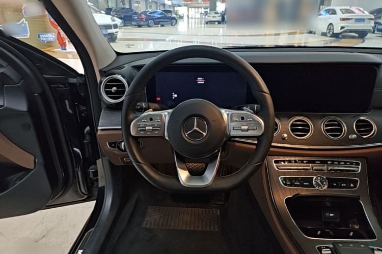 Used Mercedes-Benz E-Class 2020 Restyled E 300 L Sporty and Stylish Edition Steering Wheel
