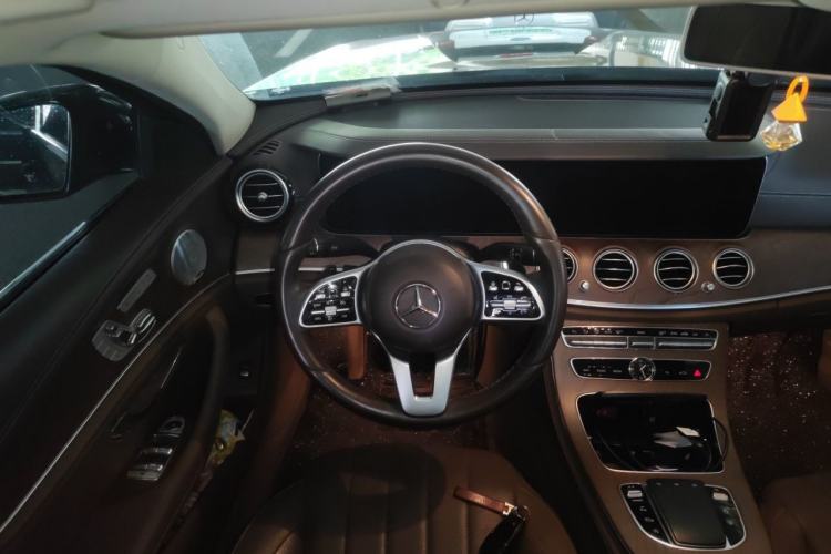 Used Mercedes-Benz E-Class 2020 Restyled E 300 L Exclusive Edition Steering Wheel