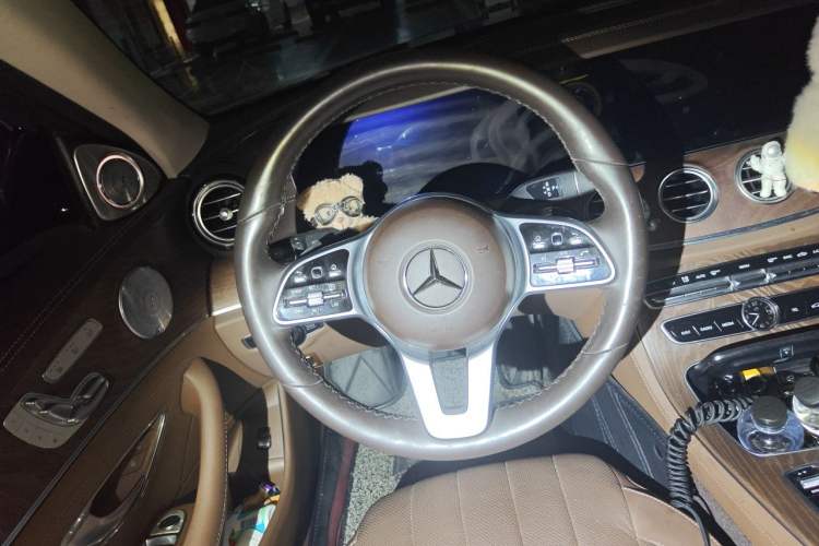 Used Mercedes-Benz E-Class 2020 Restyled E 300 L Exclusive Edition Steering Wheel