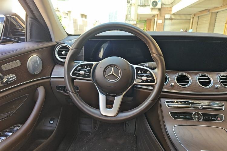 Used Mercedes-Benz E-Class 2020 Restyled E 300 L Exclusive Edition Steering Wheel