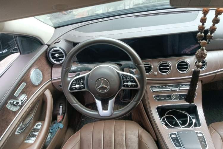 Used Mercedes-Benz E-Class 2020 Restyled E 300 L Exclusive Edition Steering Wheel