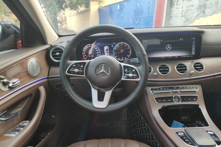 Used Mercedes-Benz E-Class 2020 Restyled E 300 L Exclusive Edition Steering Wheel