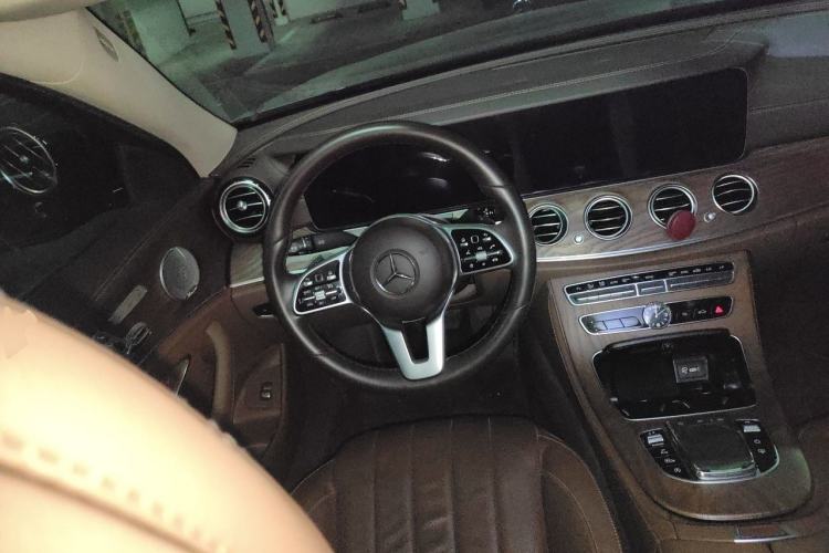 Used Mercedes-Benz E-Class 2020 Restyled E 300 L Exclusive Edition Steering Wheel