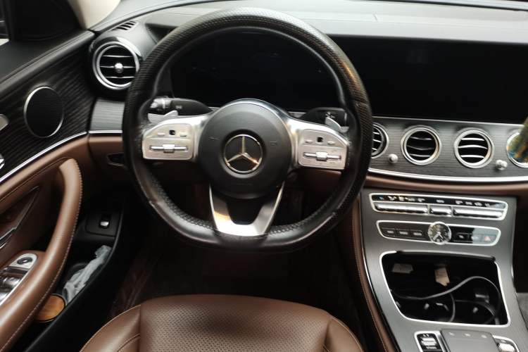 Used Mercedes-Benz E-Class 2020 Restyled E 300 L Sporty and Stylish Edition Steering Wheel
