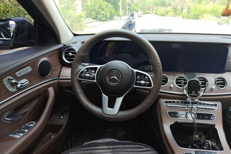 Used Mercedes-Benz E-Class 2020 Facelift E 300 L Stylish Edition Steering Wheel