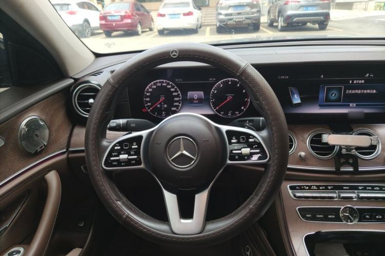 Used Mercedes-Benz E-Class 2020 Restyled E 300 L Exclusive Edition Steering Wheel