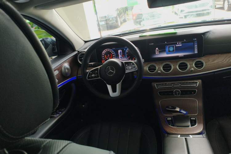 Used Mercedes-Benz E-Class 2020 Restyled E 300 L Exclusive Edition Steering Wheel