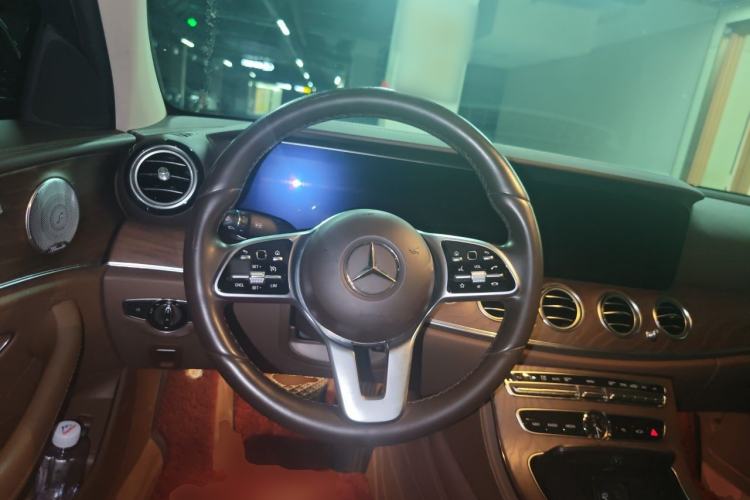 Used Mercedes-Benz E-Class 2020 Restyled E 300 L Exclusive Edition Steering Wheel