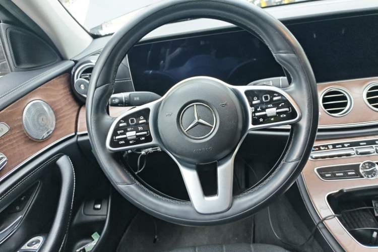 Used Mercedes-Benz E-Class 2020 Restyled E 300 L Exclusive Edition Steering Wheel