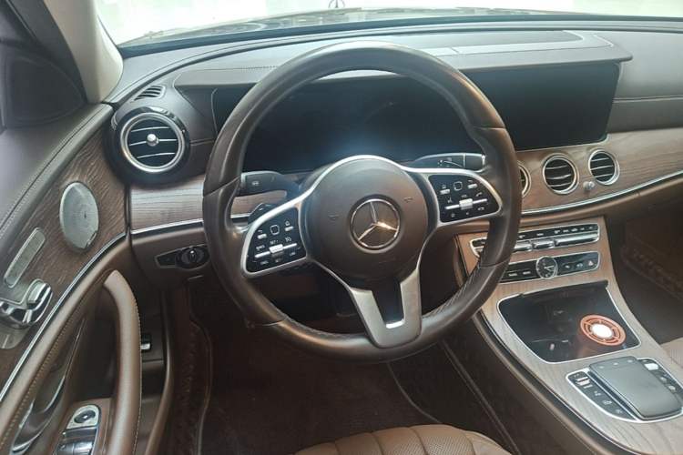 Used Mercedes-Benz E-Class 2020 Restyled E 300 L Exclusive Edition Steering Wheel