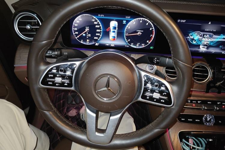 Used Mercedes-Benz E-Class 2020 Restyled E 300 L Exclusive Edition Steering Wheel