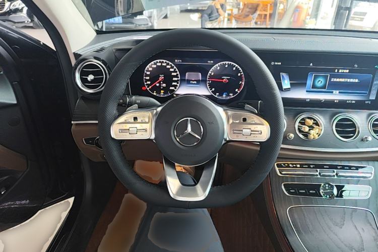 Used Mercedes-Benz E-Class 2020 Restyled E 300 L Sporty and Stylish Edition Steering Wheel