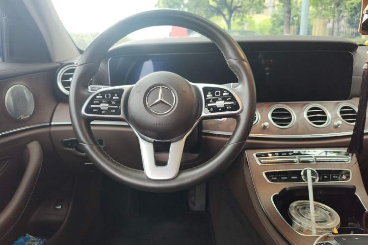 Used Mercedes-Benz E-Class 2020 Restyled E 300 L Exclusive Edition Steering Wheel
