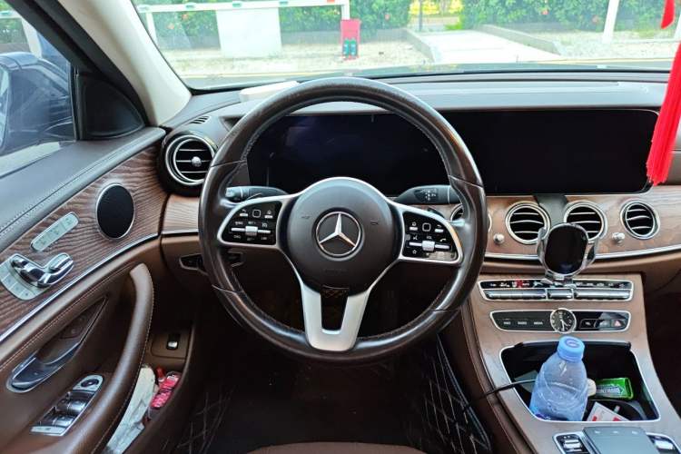 Used Mercedes-Benz E-Class 2020 Facelift E 300 L Stylish Edition Steering Wheel